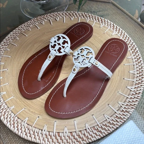 Tory Burch Cream and Brown Logo Thong Sandal size 5.5 - Picture 2 of 7